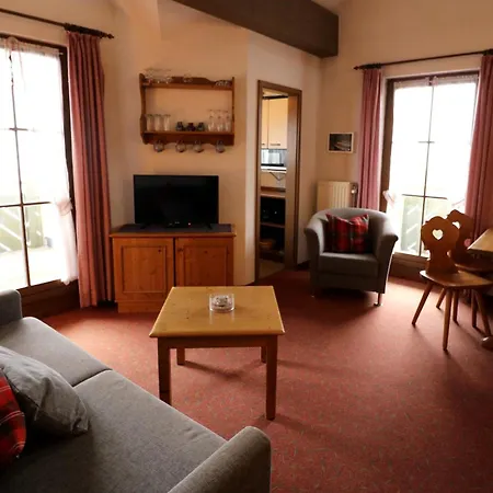 Apartment 15 - Ferienresidenz Roseneck, Galeriewohnung, Mit Schwimmbad In Bei Feldberg